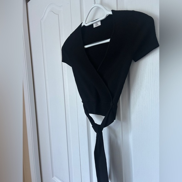 Little Moon • aritzia • size XXS • black prunella wrap top - Picture 4 of 5